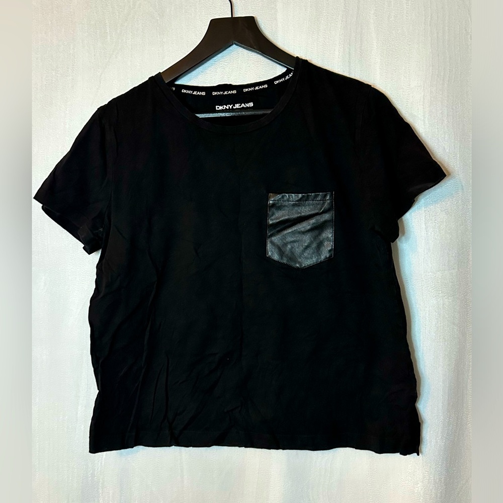 DKNY jeans medium black tee pocket womens tshirt casual